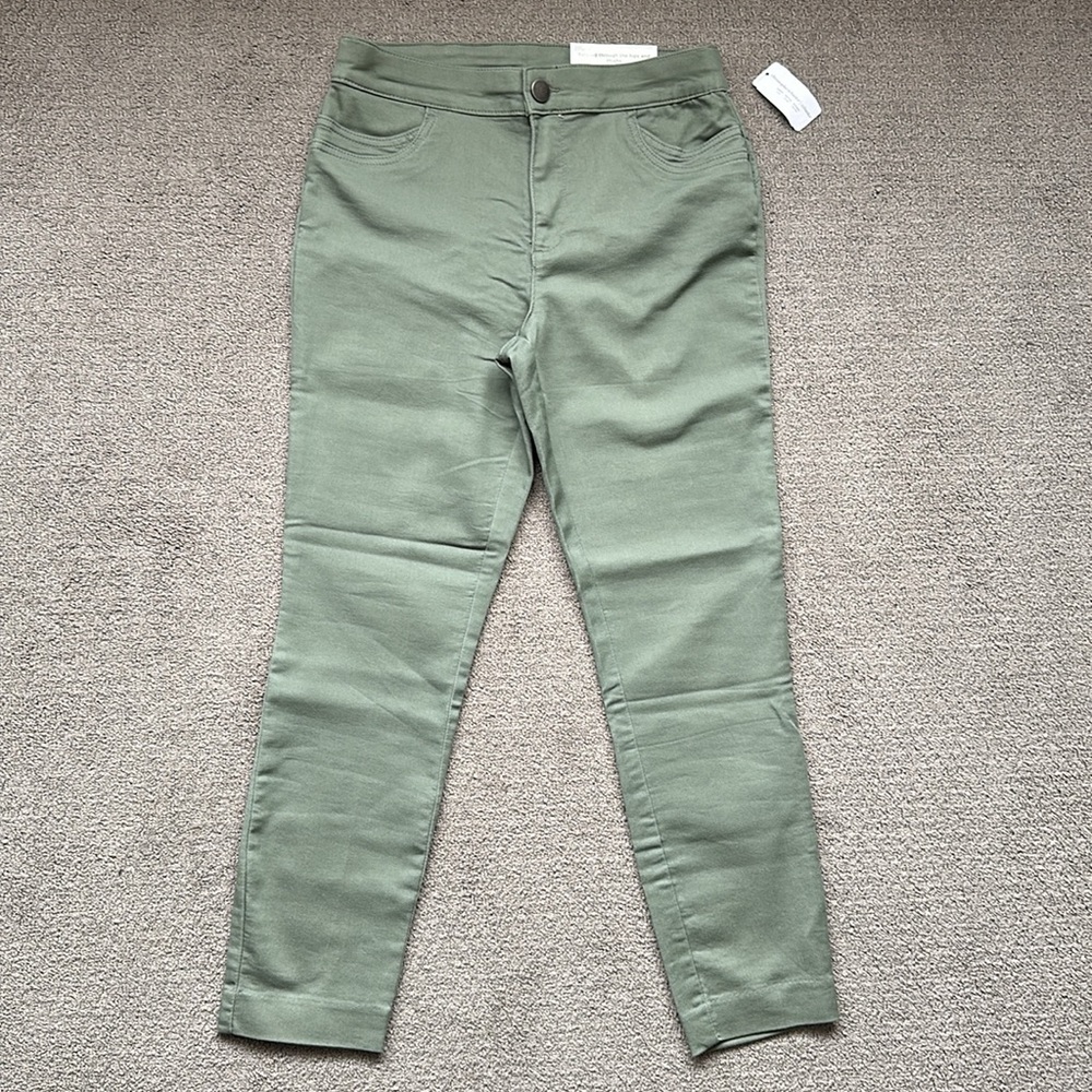 •CHRISTOPHER & BANKS• NWT Women’s High Rise Relaxed Fit Ankle Pant